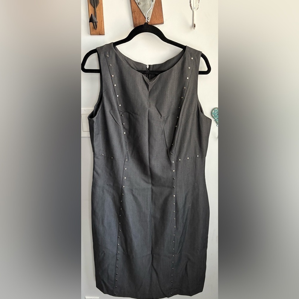 Elegant Gray Sleeveless Dress